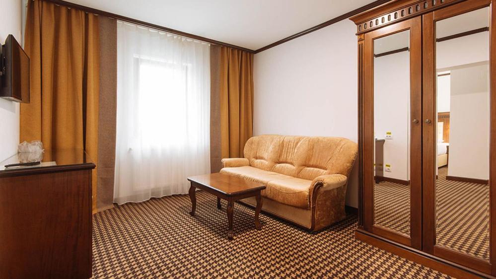 Hotel Alpin Rarau Moldvahosszúmező Kültér fotó